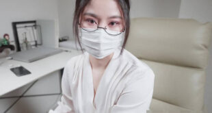 Cô giáo cho học sinh footjob để đạt điểm cao
