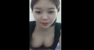Xinh xắn răng khểnh nhưng nghiện sex