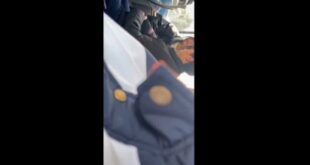 Bú cu trên xe bus