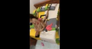 Đang địt nhau với chồng thì sếp gọi