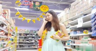 Em gái không mặc slip đi siêu thị